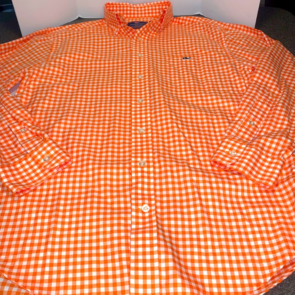 Vineyard Vines: Men’s Classic Fit Tucker Shirt: Size Medium
